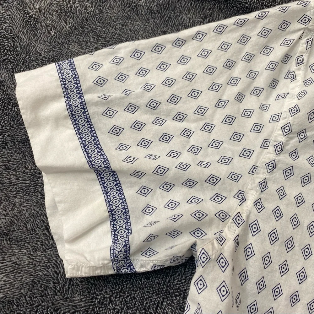 Banana Republic White and Blue Geometric Patterned 100% Cotton Button Down Shirt